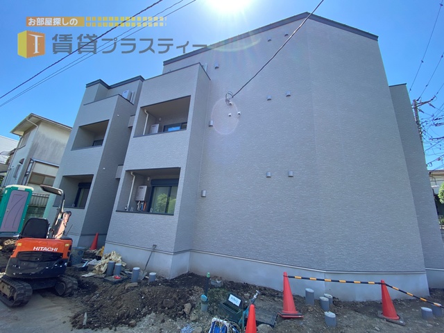 建物外観　閑静な住宅街に立地の新築です