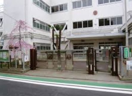小学校　世田谷区立駒繋小学校（小学校）まで691m