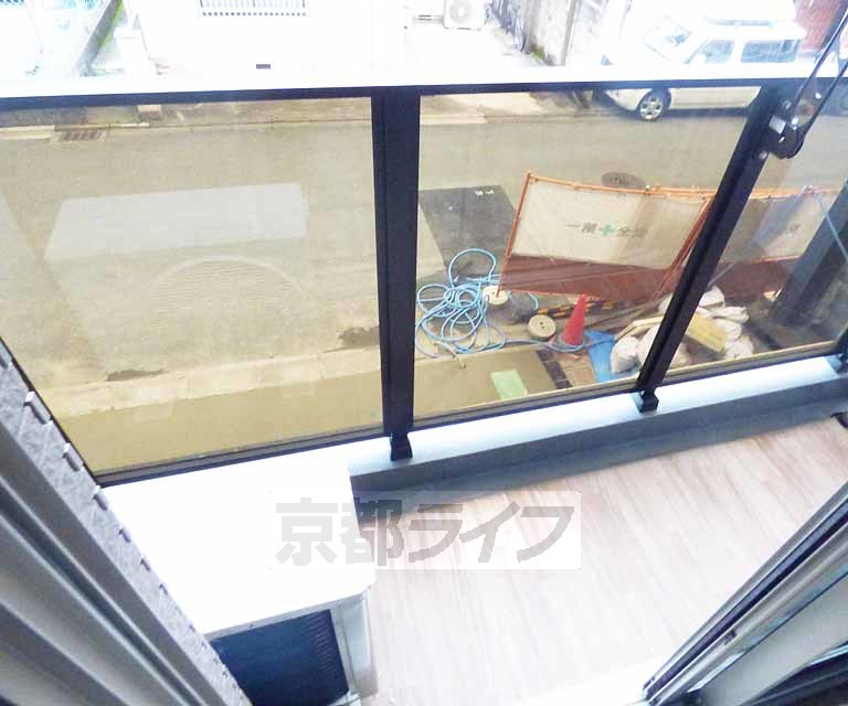 バルコニー　広々としたバルコニーです。