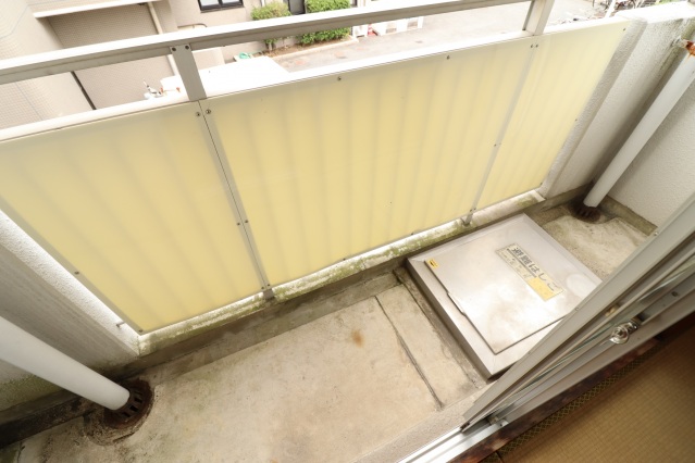 バルコニー　同物件別号室の写真です。