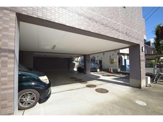 駐車場　駐車場
