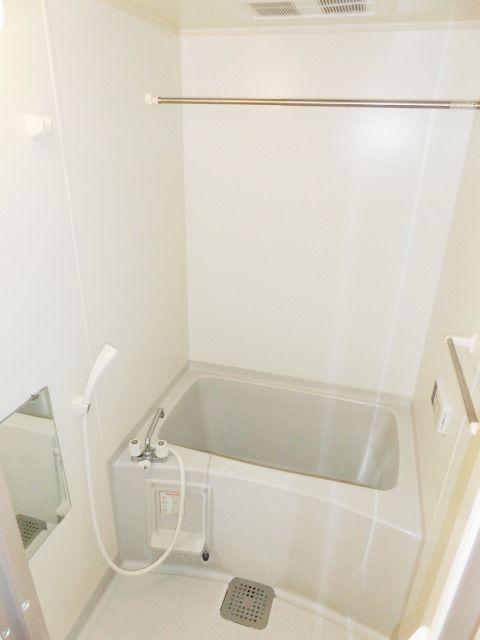 バス・シャワールーム　綺麗なバスルーム。