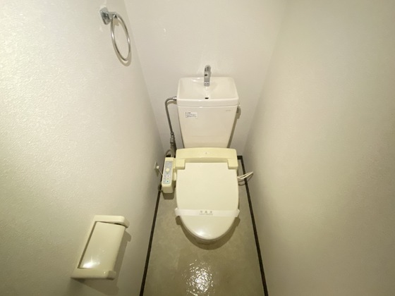 トイレ　※別部屋の写真です
