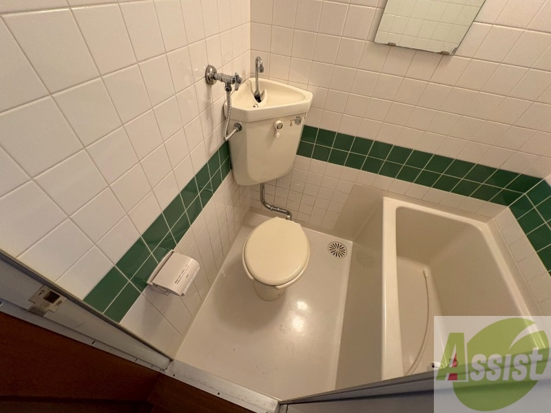 トイレ　こちらはトイレです。清潔感があり、安心して使用できます。