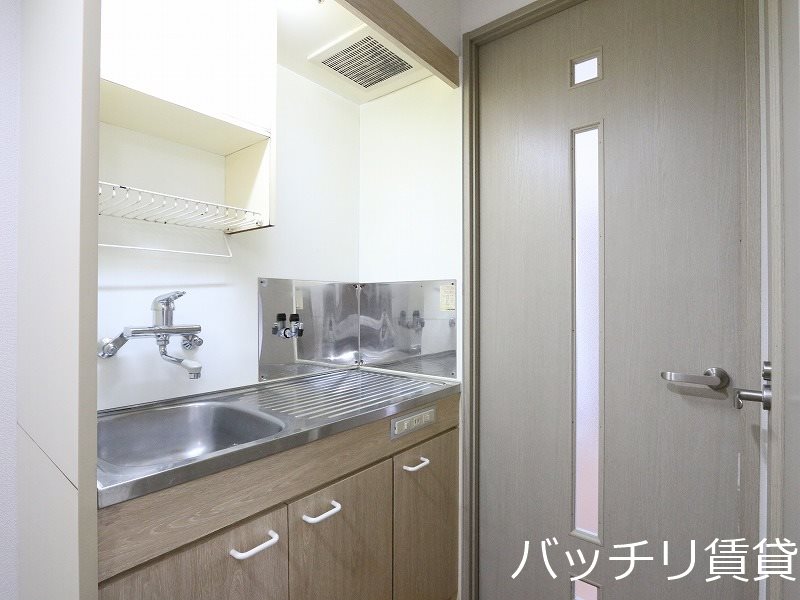 キッチン　同型タイプの為、現状を優先致します。