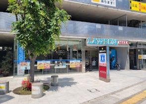 コンビニ　ローソン　神戸市役所西店（コンビニ）まで409m