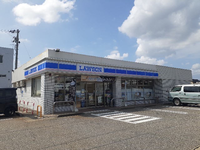 コンビニ　ローソン新湊本町店（コンビニ）まで270m
