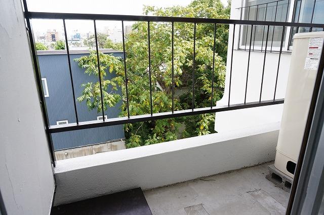 バルコニー　バルコニー