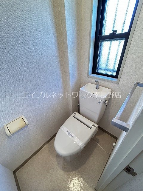 トイレ　参考：201号室（内装・設備が異なる場合があります。）
