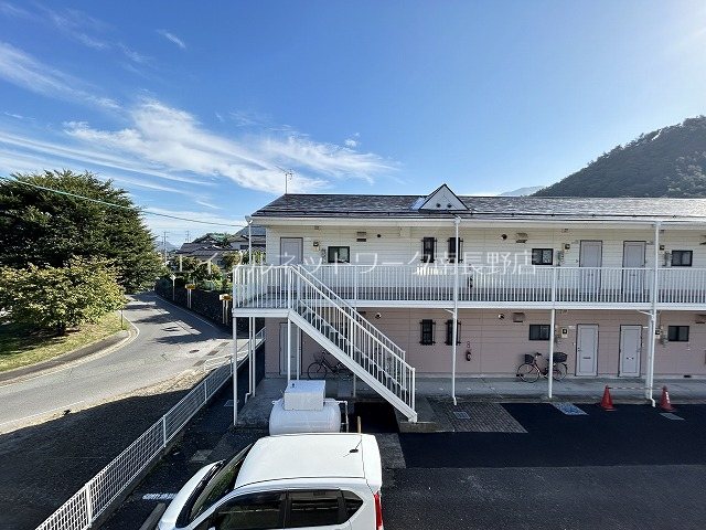 眺望　参考：201号室（内装・設備が異なる場合があります。）
