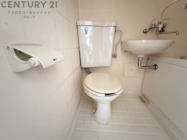トイレ　浴室内にトイレがあります☆