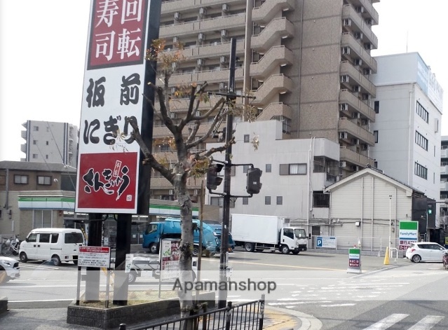 コンビニ　ファミリーマート（コンビニ）まで259m