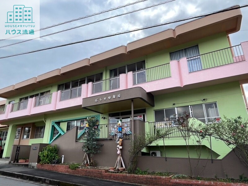 幼稚園・保育園　ばらの幼稚園（幼稚園・保育園）まで577m