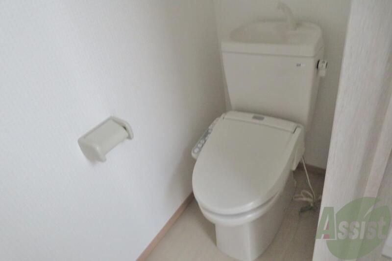トイレ　トイレはシンプルかつオーソドックスですが清潔感があります。