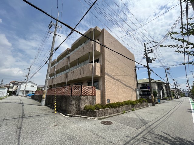 建物外観　安心のオートロック付きです☆