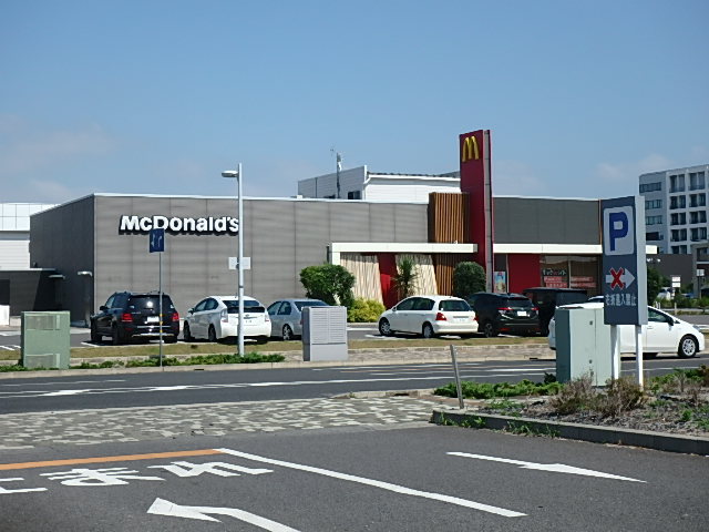 飲食店　マックつくば研究学園店（飲食店）まで414m