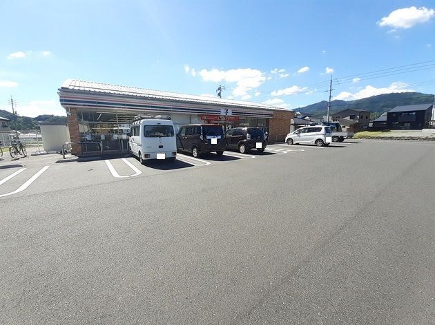 コンビニ　セブンイレブン津山東一宮店様（コンビニ）まで1500m