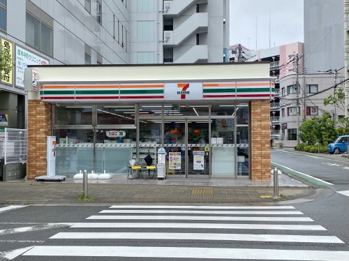 コンビニ　セブン-イレブン 厚木中町４丁目店（コンビニ）まで307m