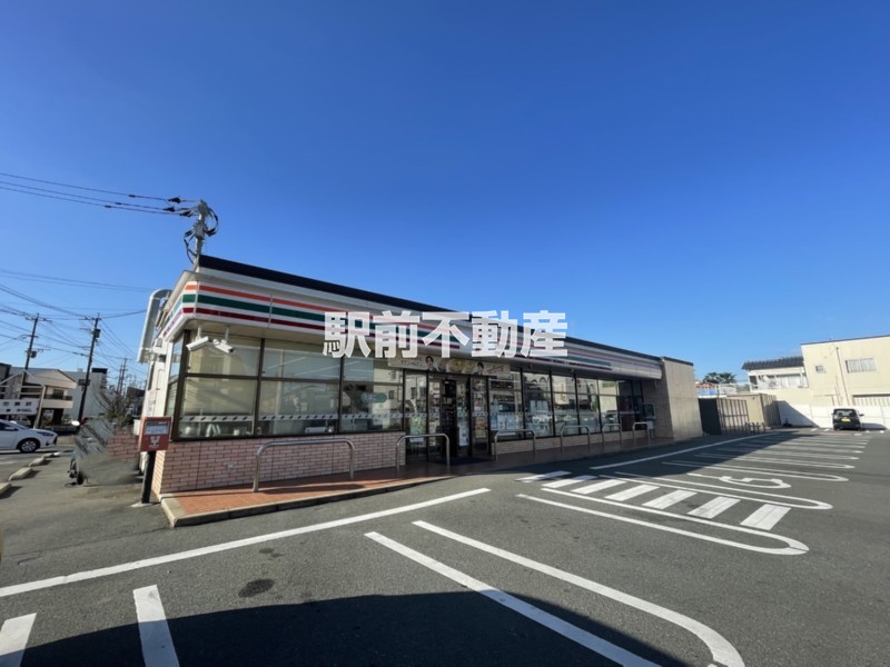 コンビニ　セブンイレブン　大川榎津店（コンビニ）まで400m