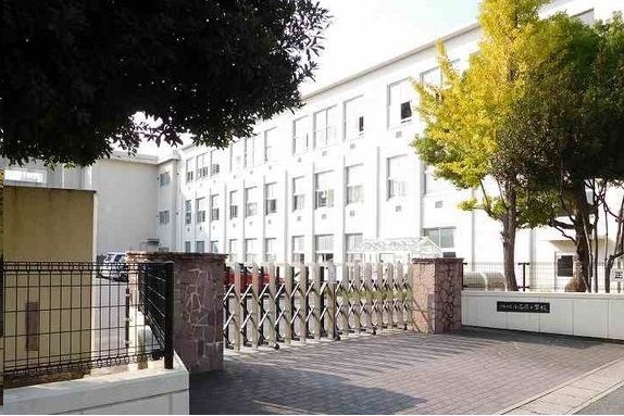 小学校　小高原小学校（小学校）まで900m