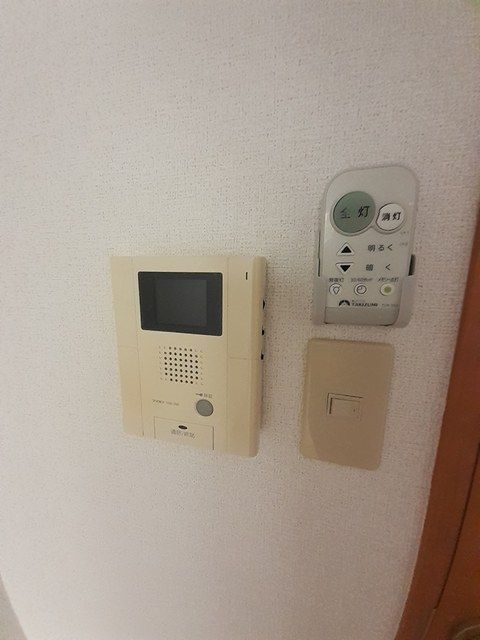 セキュリティ　モニター付きインターホン