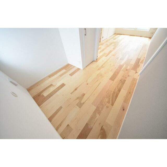 その他設備　フローリング調で掃除しやすい