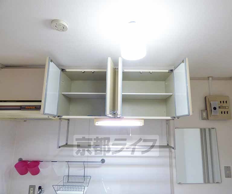 収納　キッチン上部の収納です。