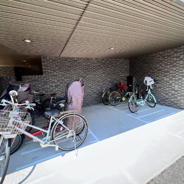 駐車場　駐輪場