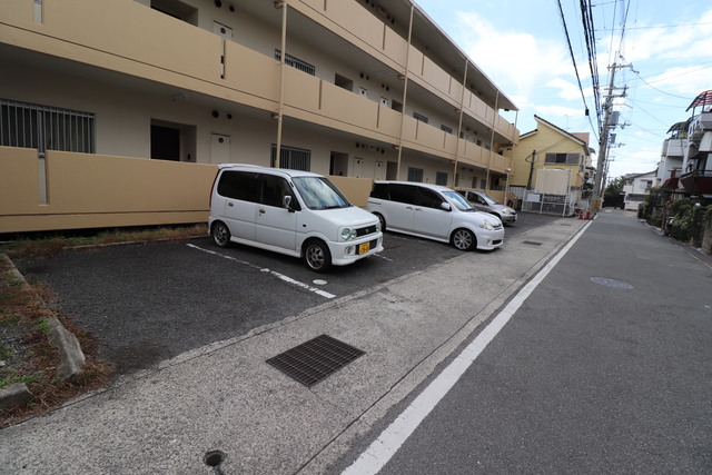 駐車場　駐車場