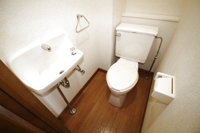 トイレ　※写真は他号室です