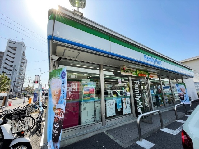 コンビニ　ファミリーマート笠寺駅前店（コンビニ）まで222m