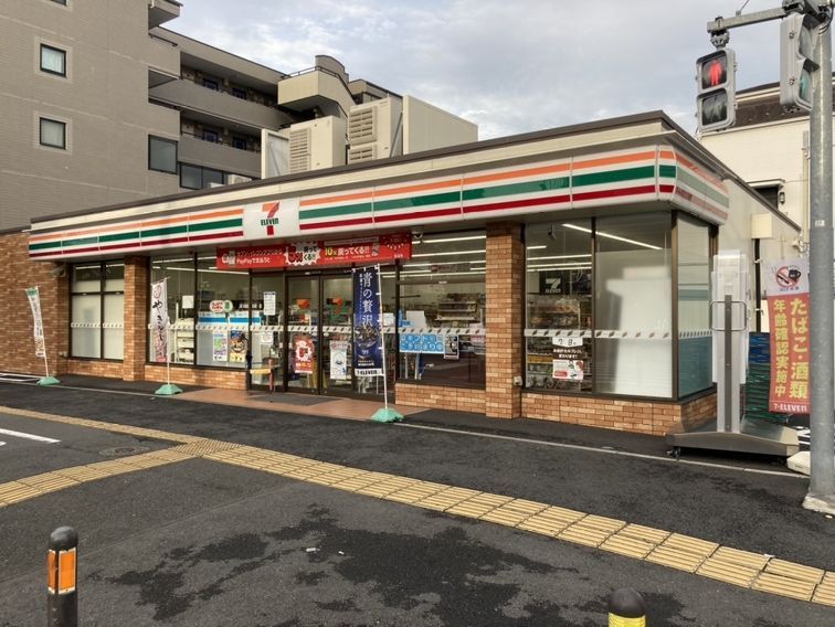 コンビニ　セブンイレブン浦安堀江1丁目店（コンビニ）まで270m