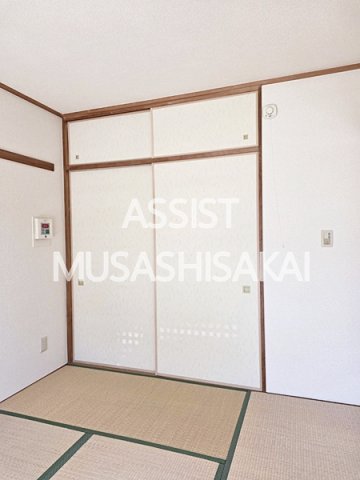 収納　写真：設備同仕様の別物件です
