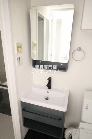 洗面設備　清潔感のある洗面台