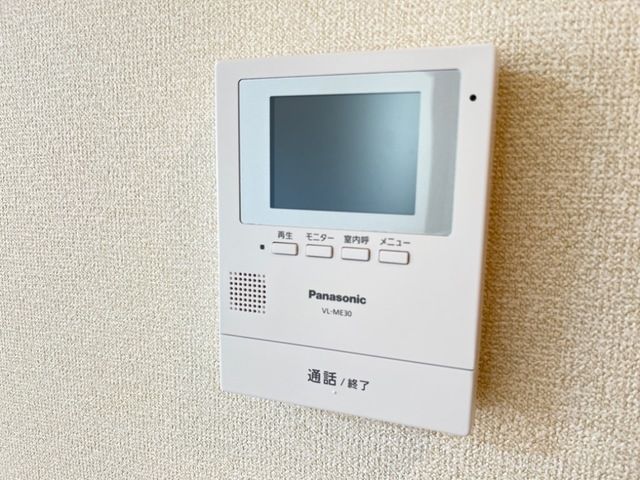 セキュリティ　収納もある玄関です