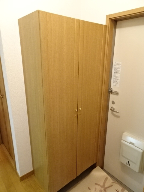 玄関　シューズボックス※同タイプ参考写真