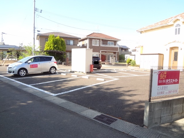 駐車場　駐車場