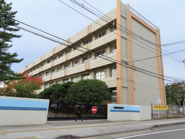 小学校　城南小学校（小学校）まで720m