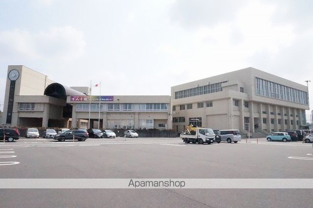 中学校　布水中学校（中学校）まで228m