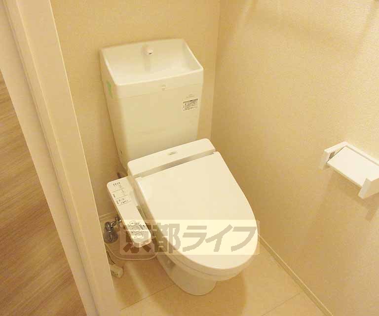 トイレ　嬉しいウォシュレット付・