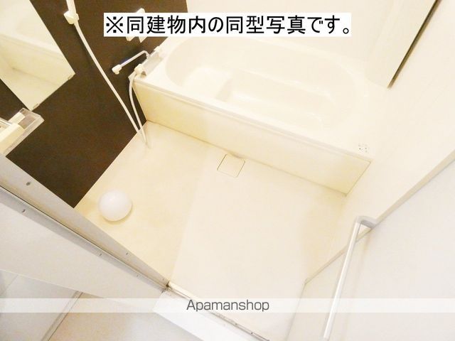 ＪＲ東海道本線 浜松駅 バス乗車時間：15分 最寄りバス停で下車 徒歩1分 4階建 築12年の風呂写真