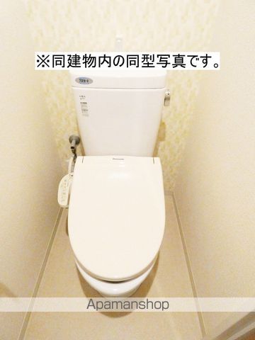 ＪＲ東海道本線 浜松駅 バス乗車時間：15分 最寄りバス停で下車 徒歩1分 4階建 築12年のトイレ写真