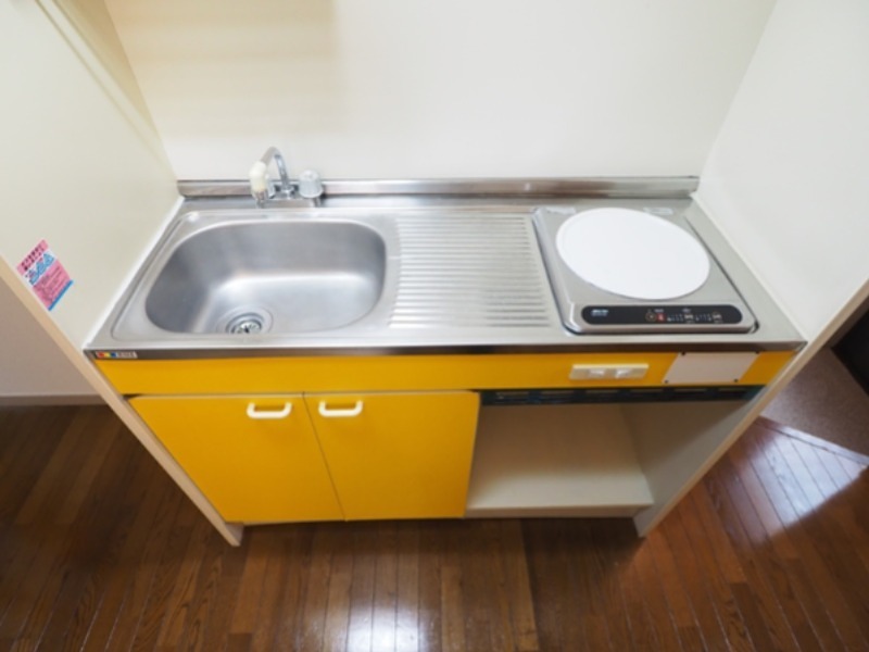 キッチン　同物件別部屋の写真です