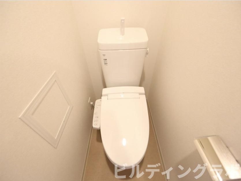 トイレ　別号室参考画像です。