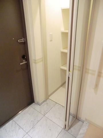 玄関　広々シューズインクローク