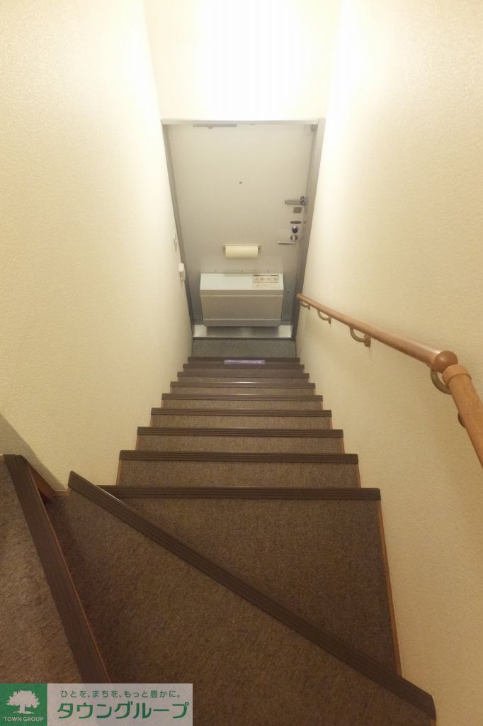 玄関　２F室内専用階段