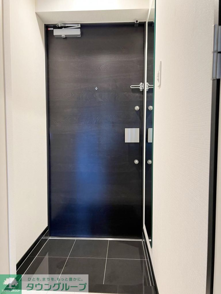 玄関　※反転部屋写真参考※
