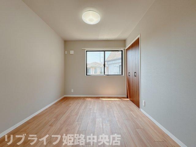 その他部屋・スペース　照明付きの寝室