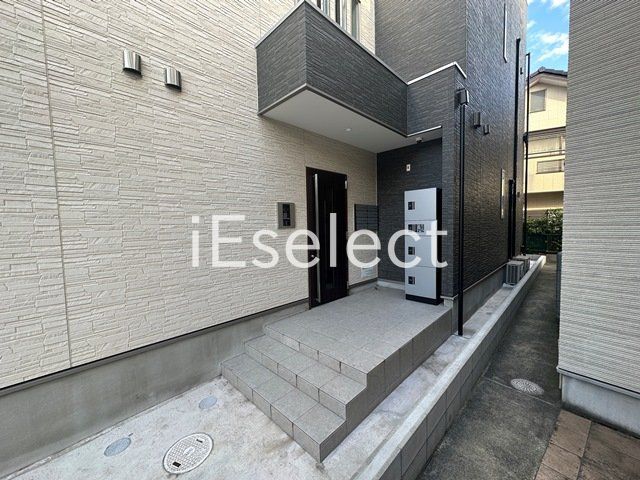 エントランス　建物入り口部分です