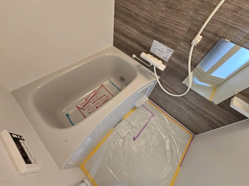 バス・シャワールーム　お風呂になります。一日の疲れを癒してくださいね。